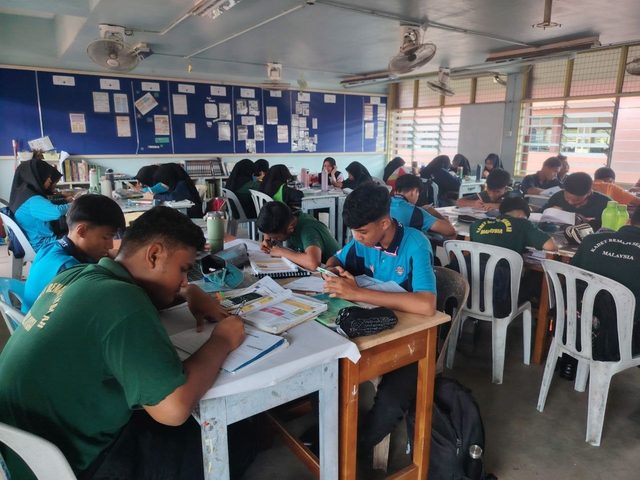 Students working on ProAlgebra in class